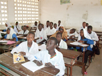 Elever fra Foday Kunda skole